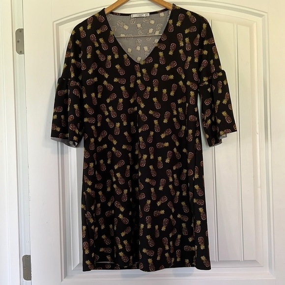 MANGO Pineapple
V-Neck Printed Dress Size 4 - Picture 4 of 9